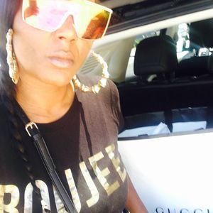 Meet your Posher, Deonna